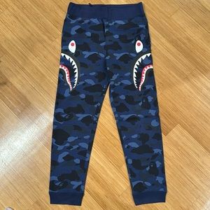 BAPE classic shark navy camo sweats size L unworn